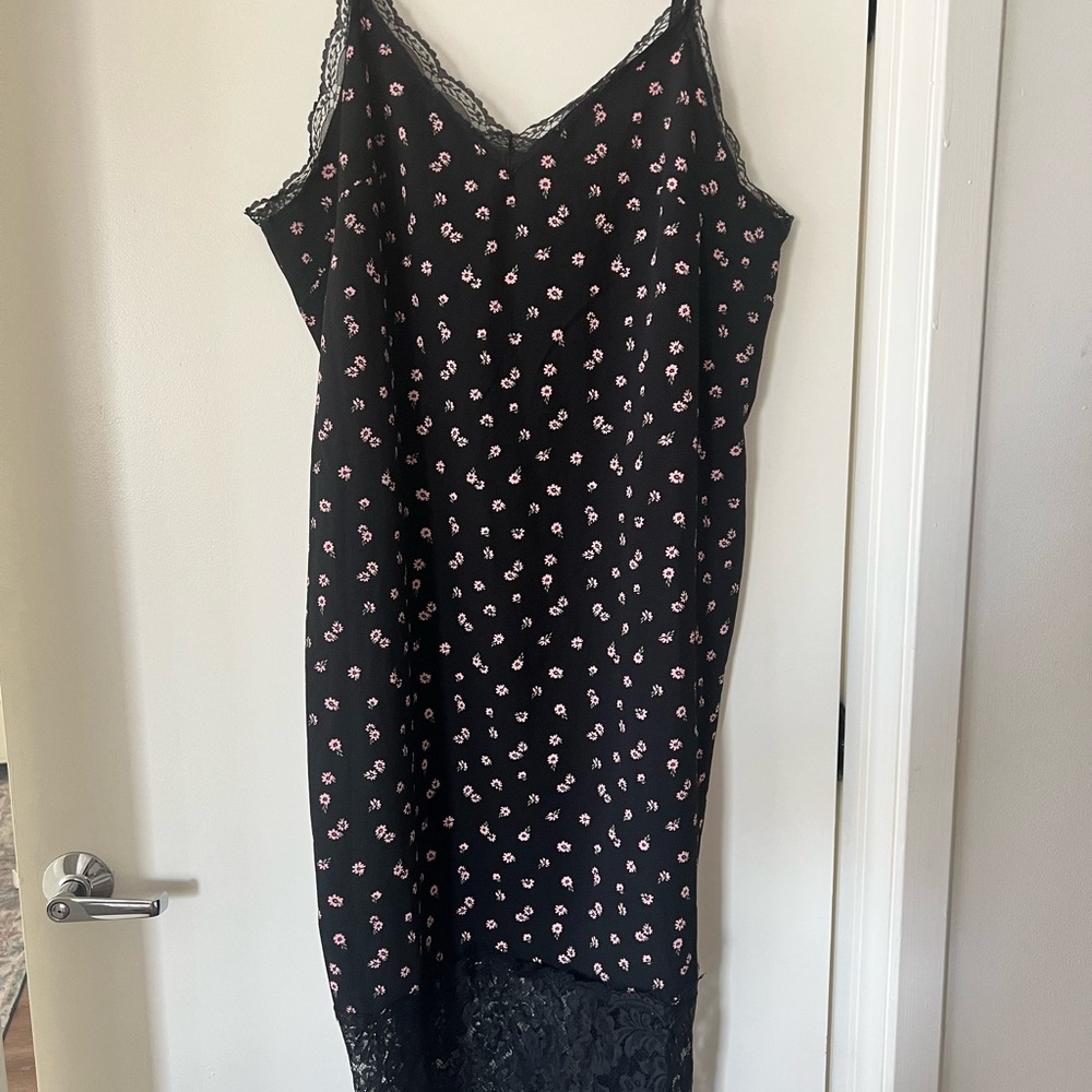 Divided Black Floral Lace Dress